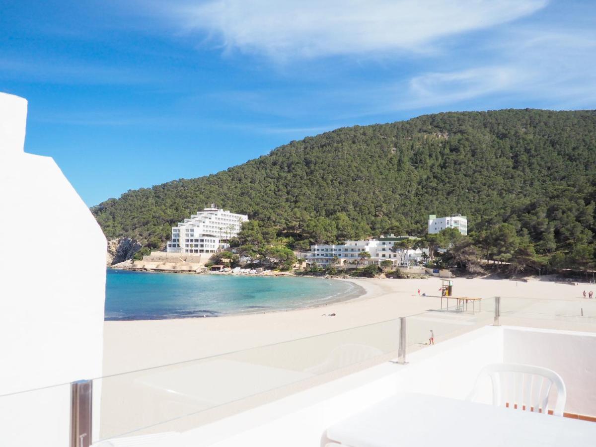 Apartamentos Cala Llonga Exteriör bild
