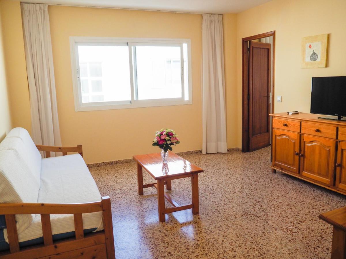 Apartamentos Cala Llonga Exteriör bild
