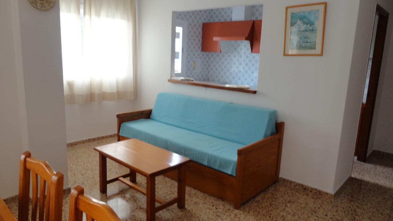 Apartamentos Cala Llonga Exteriör bild