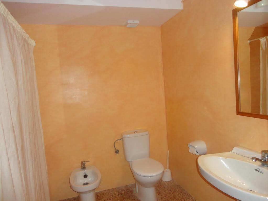 Apartamentos Cala Llonga Exteriör bild