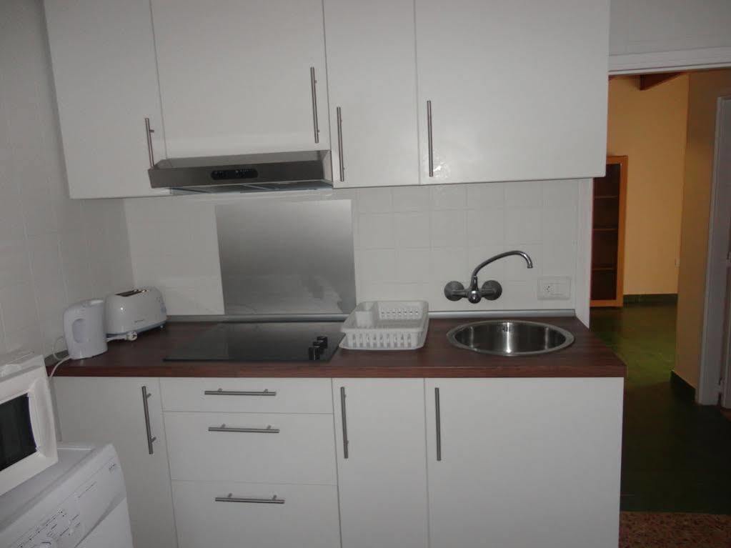 Apartamentos Cala Llonga Exteriör bild